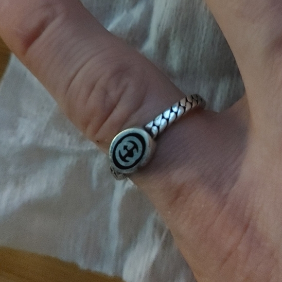 Gucci Interlock Ring. Sterling silver. Marked size 20 which fits like a 9 US. - Picture 4 of 7